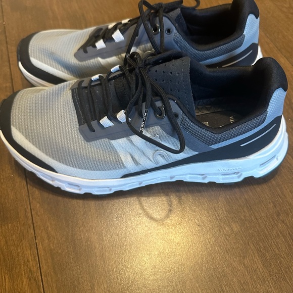 On Running Gray and Black Athletic Sneakers 8 - Picture 4 of 9